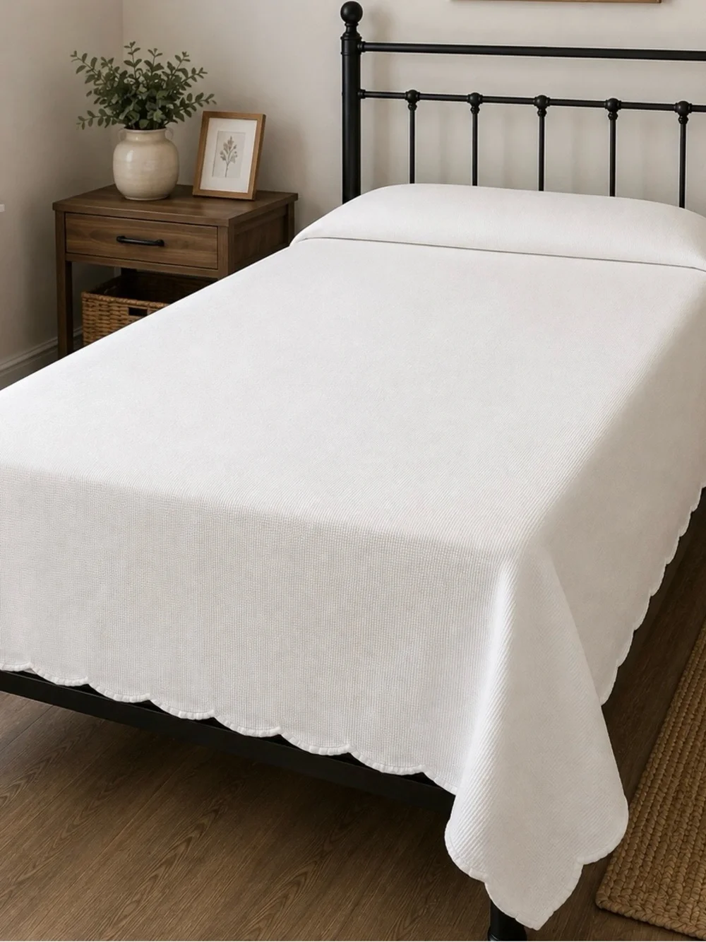 Vintage Ralph Lauren Embossed White Twin Size Sheet Bedspread Scalloped 90s
